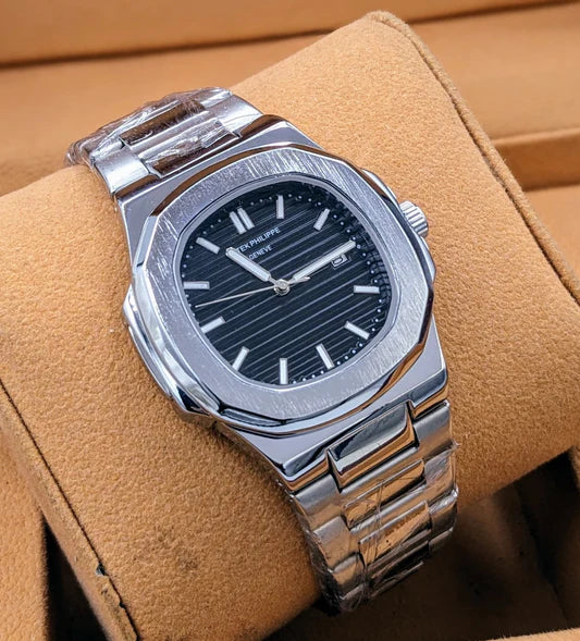 Patek Philippe - Nautilus 5711/1a 10 ATM